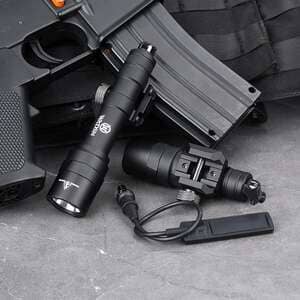 Surefire X300U metalinis žibintuvėlis, ginklas, pistoletas
